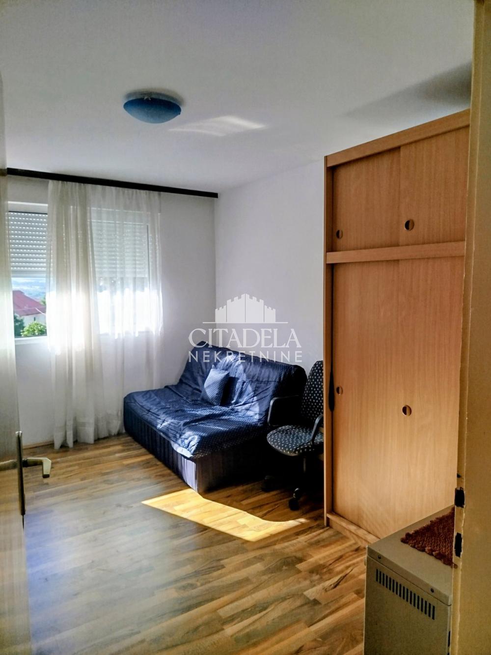 Stan na prodaju u Beogradu, Čukarica, jednoiposoban, 36m2, cena 76000 evra