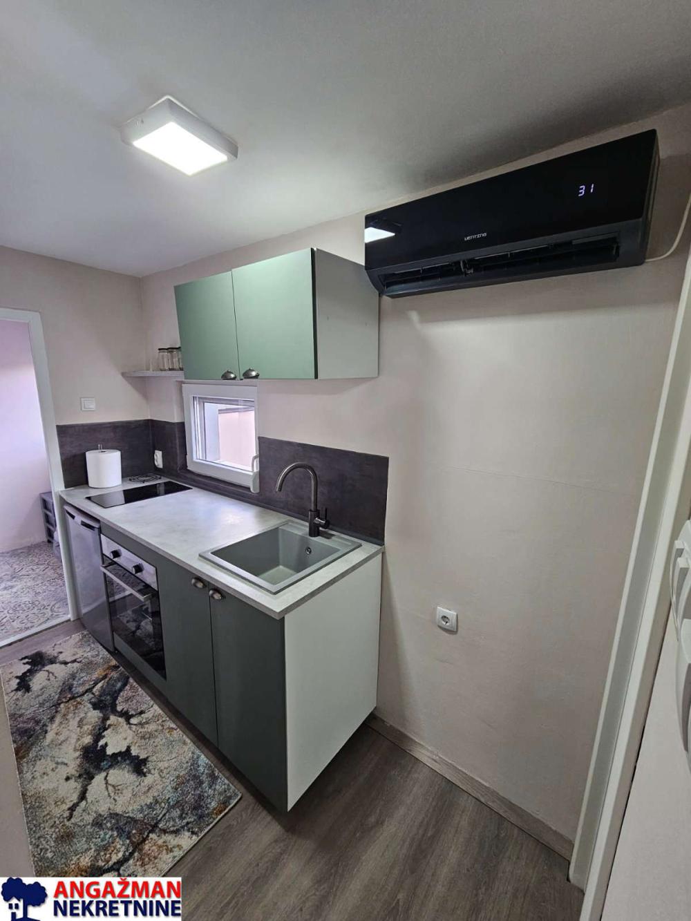 Stan na prodaju u Beogradu, Zemun, jednoiposoban, 31m2, cena 97000 evra