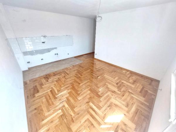 Stan na prodaju u Beogradu, Kaluđerica, jednoiposoban, 46m2, cena 87400 evra