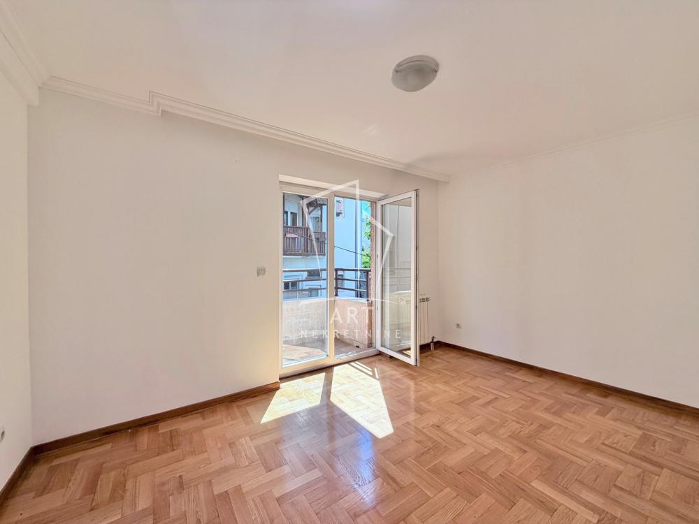 Stan na prodaju u Beogradu, Crveni Krst, trosoban, 65m2, cena 305500 evra