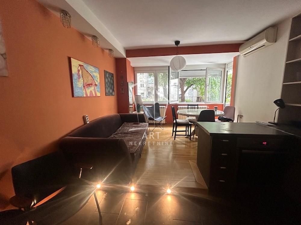 Stan na prodaju u Beogradu, Stari grad, dvoiposoban, 54m2, cena 280500 evra