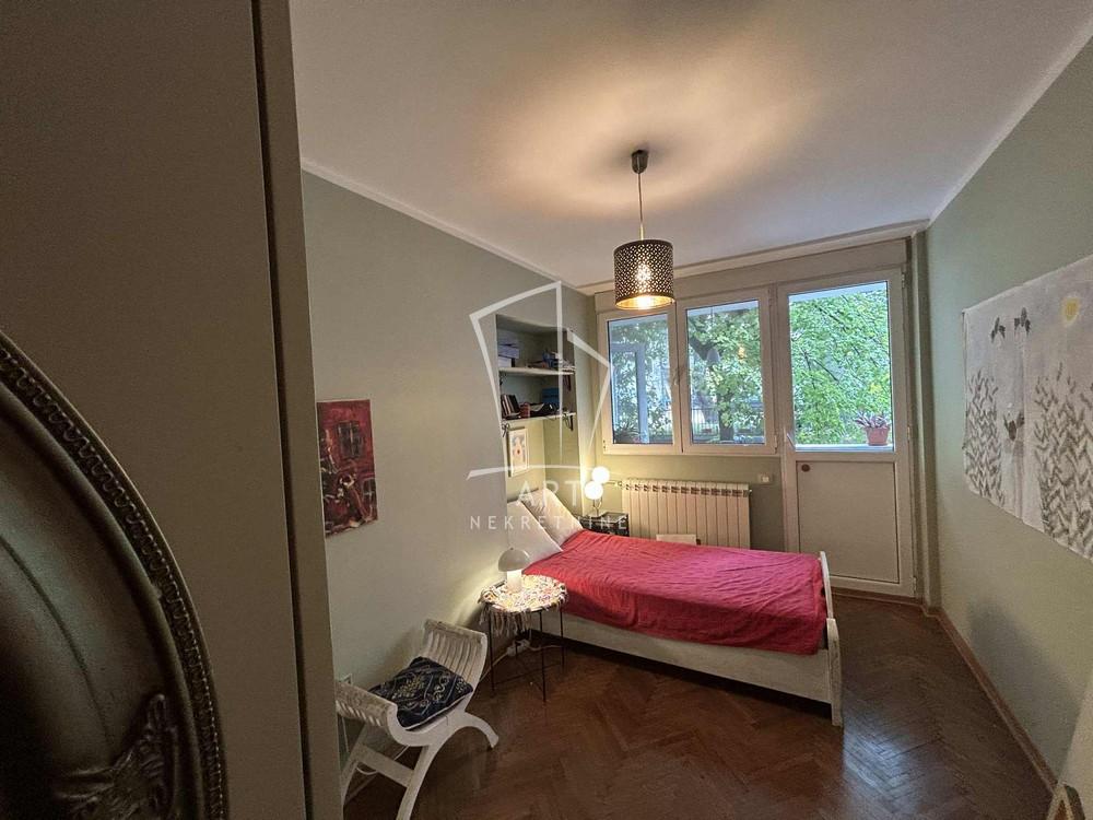 Stan na prodaju u Beogradu, Stari grad, dvoiposoban, 54m2, cena 280500 evra