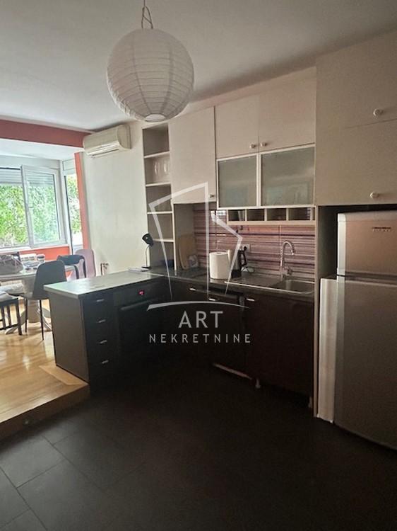 Stan na prodaju u Beogradu, Stari grad, dvoiposoban, 54m2, cena 280500 evra