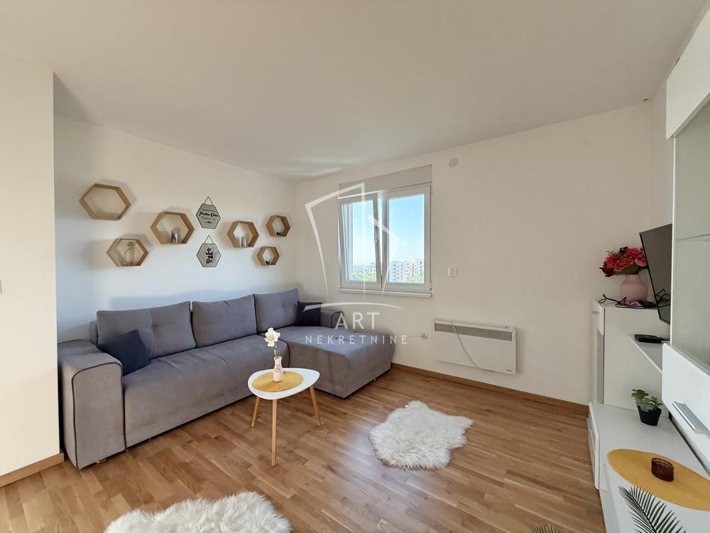Stan na prodaju u Beogradu, Mirijevo, trosoban, 57m2, cena 171000 evra