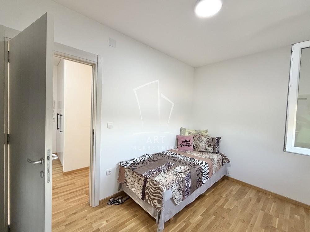 Stan na prodaju u Beogradu, Mirijevo, trosoban, 57m2, cena 171000 evra