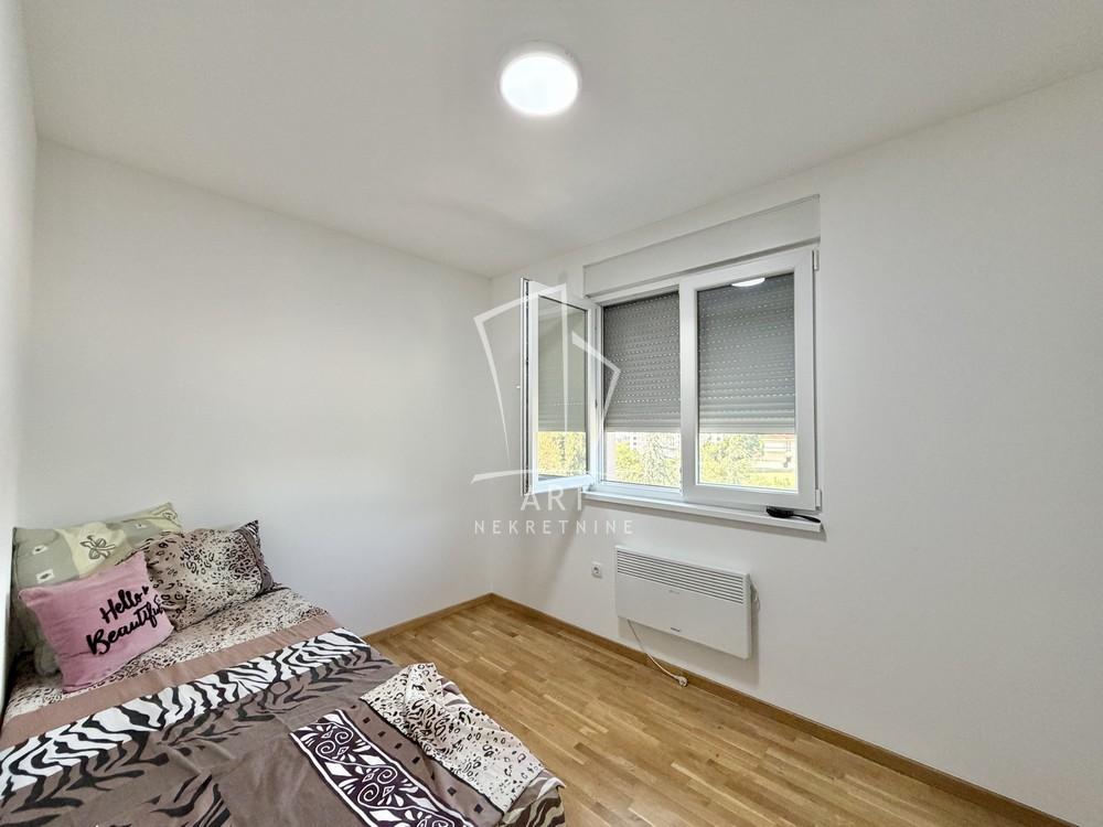 Stan na prodaju u Beogradu, Mirijevo, trosoban, 57m2, cena 171000 evra