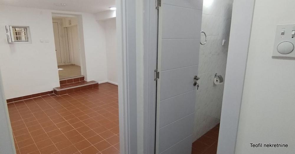 Stan na prodaju u Beogradu, Karaburma, jednosoban, 42m2, cena 105000 evra