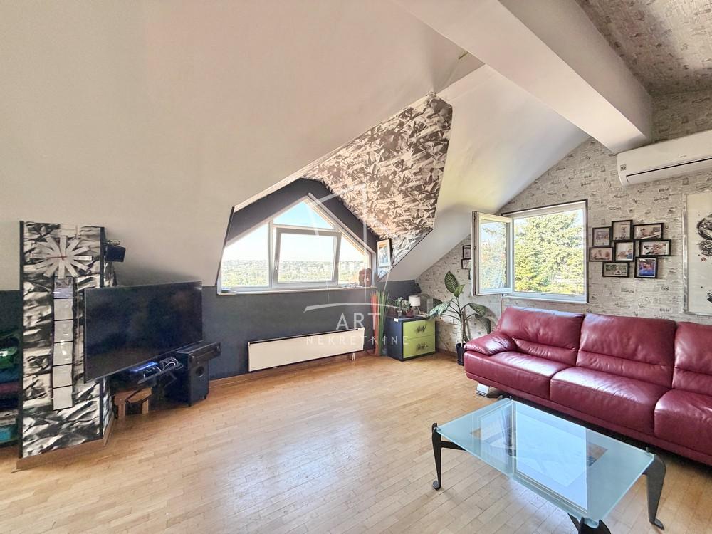 Stan na prodaju u Beogradu, Vračar, trosoban, 76m2, cena 288000 evra
