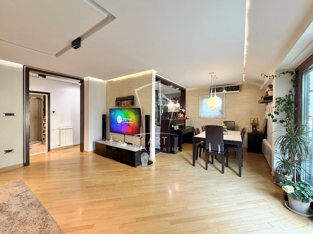 Stan na prodaju u Beogradu, Dedinje, cetvorosoban, 89m2, cena 470000 evra