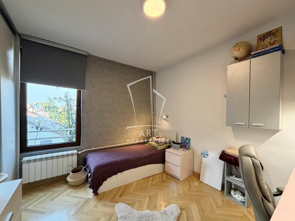 Stan na prodaju u Beogradu, Dedinje, cetvorosoban, 89m2, cena 470000 evra