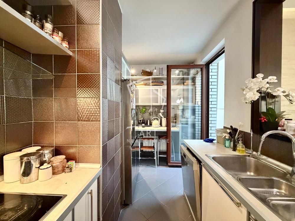 Stan na prodaju u Beogradu, Dedinje, cetvorosoban, 89m2, cena 470000 evra