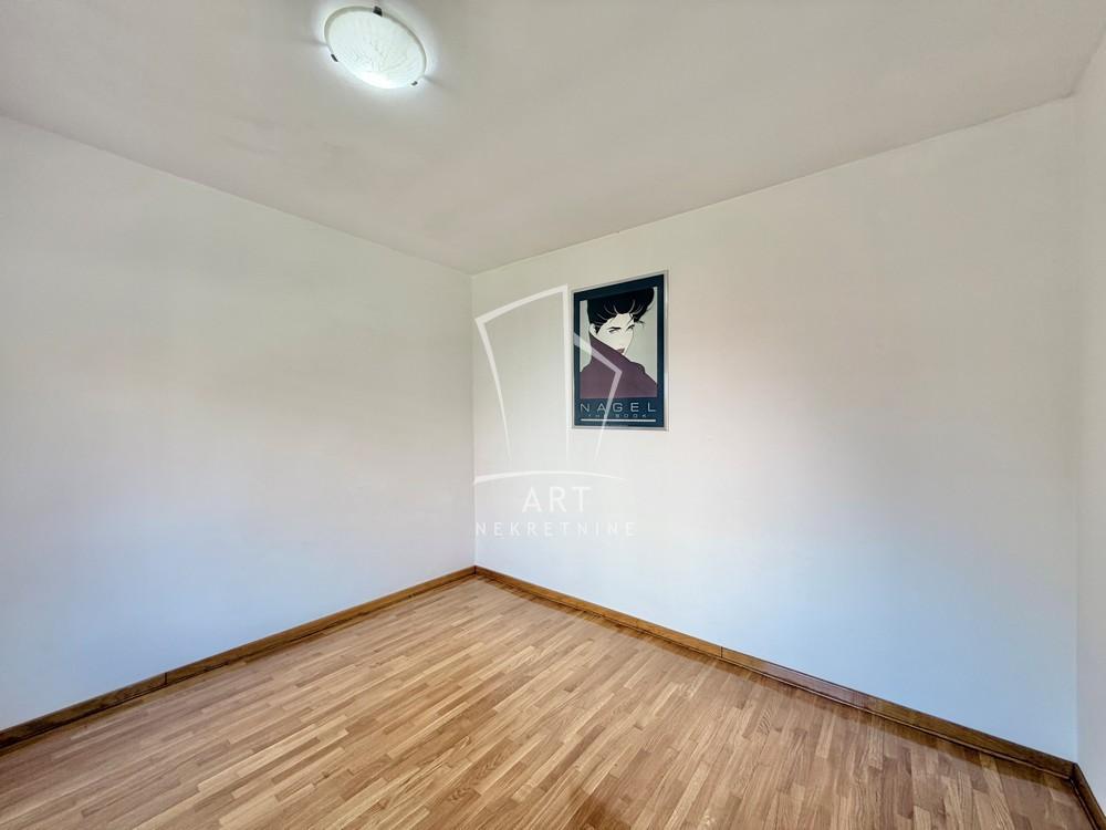 Stan na prodaju u Beogradu, Konjarnik, trosoban, 58m2, cena 245000 evra