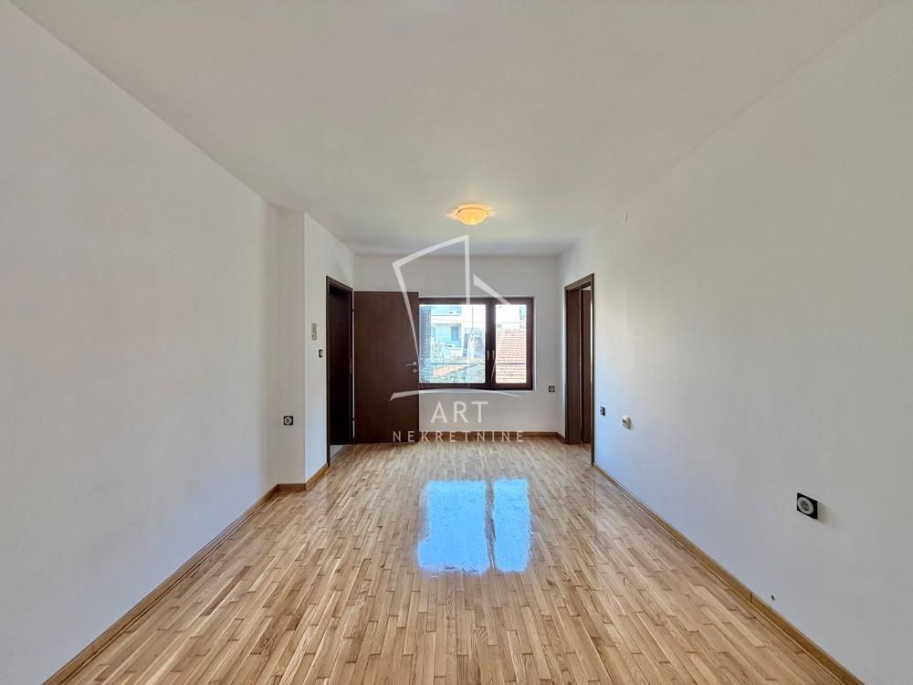 Stan na prodaju u Beogradu, Konjarnik, trosoban, 58m2, cena 245000 evra