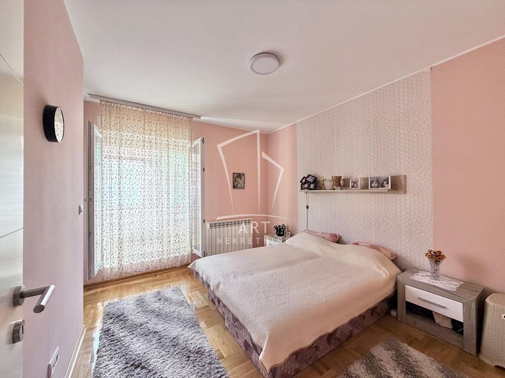 Stan na prodaju u Beogradu, Cvetkova pijaca, dvosoban, 45m2, cena 209900 evra