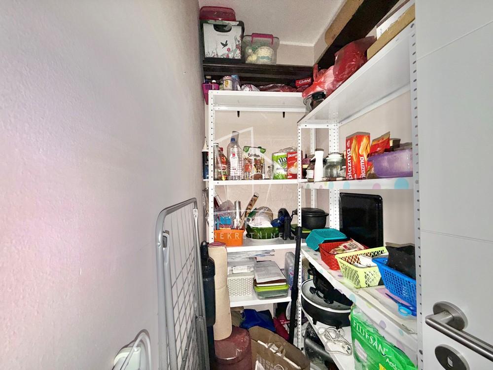 Stan na prodaju u Beogradu, Cvetkova pijaca, dvosoban, 45m2, cena 209900 evra