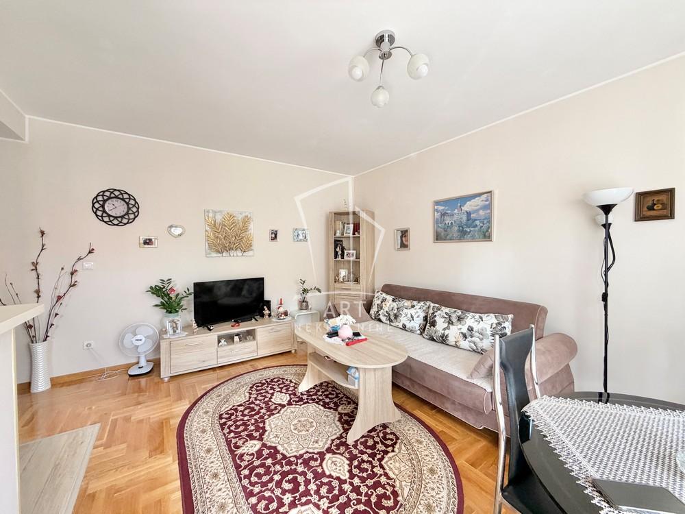 Stan na prodaju u Beogradu, Cvetkova pijaca, dvosoban, 45m2, cena 209900 evra