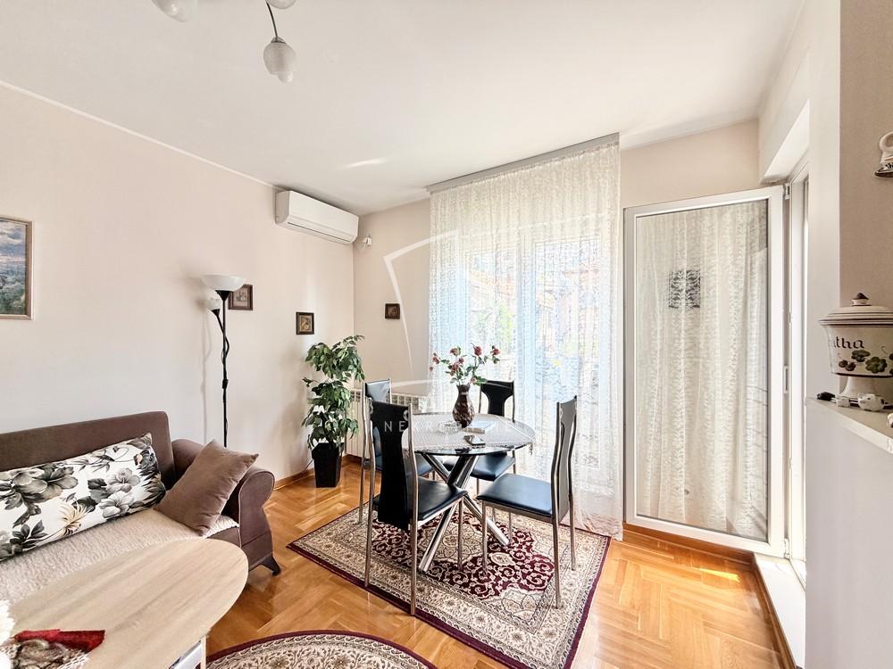 Stan na prodaju u Beogradu, Cvetkova pijaca, dvosoban, 45m2, cena 209900 evra