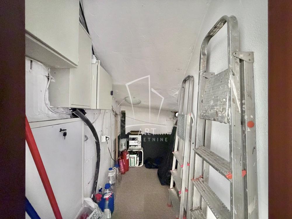 Stan na prodaju u Beogradu, Cvetkova pijaca, dvosoban, 45m2, cena 209900 evra