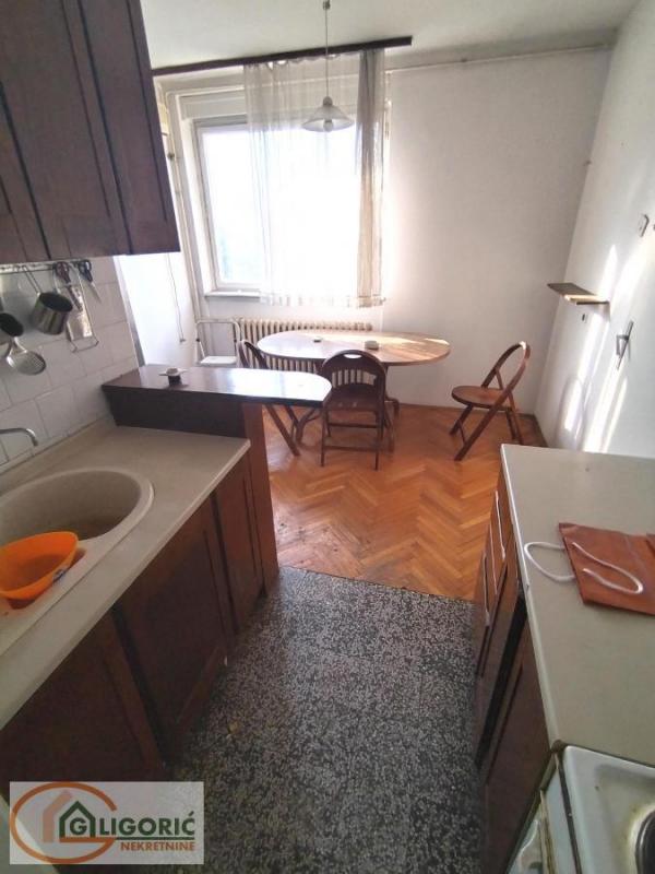 Stan na prodaju u Beogradu, Šumice, trosoban, 77m2, cena 223300 evra