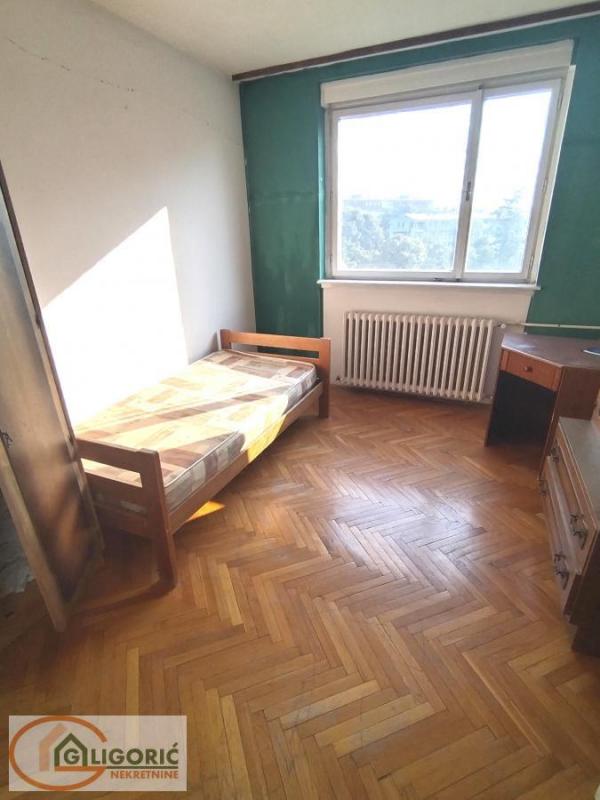 Stan na prodaju u Beogradu, Šumice, trosoban, 77m2, cena 223300 evra