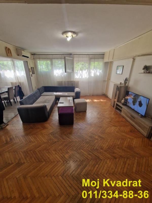 Stan na prodaju u Beogradu, Novi Beograd blok 45 (TC Enjub), trosoban, 82m2, cena 200000 evra