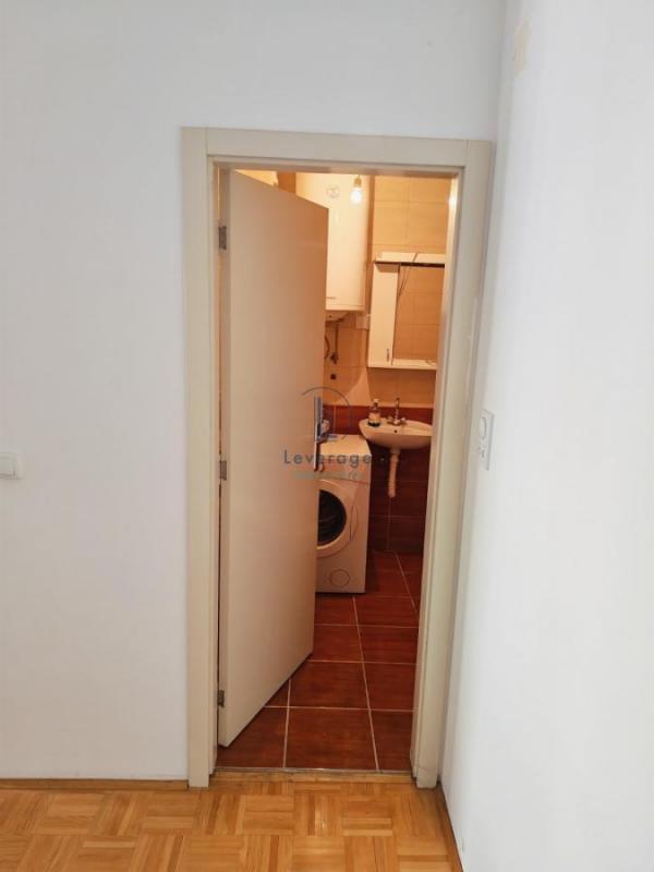 Stan na prodaju u Beogradu, Borča, jednoiposoban, 37m2, cena 80000 evra