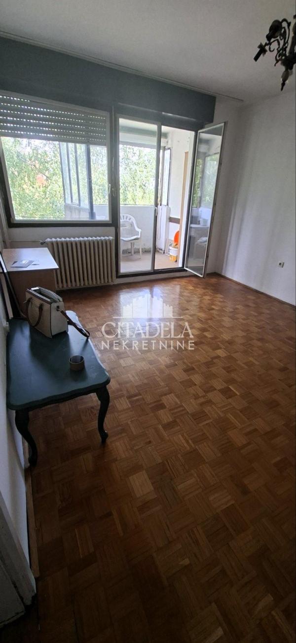 Stan na prodaju u Beogradu, Rakovica, dvoiposoban, 57m2, cena 159000 evra