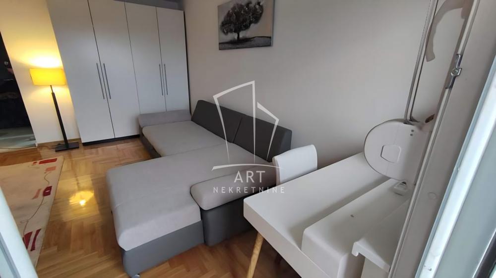 Stan na prodaju u Beogradu, Novi Beograd, jednosoban, 30m2, cena 112000 evra
