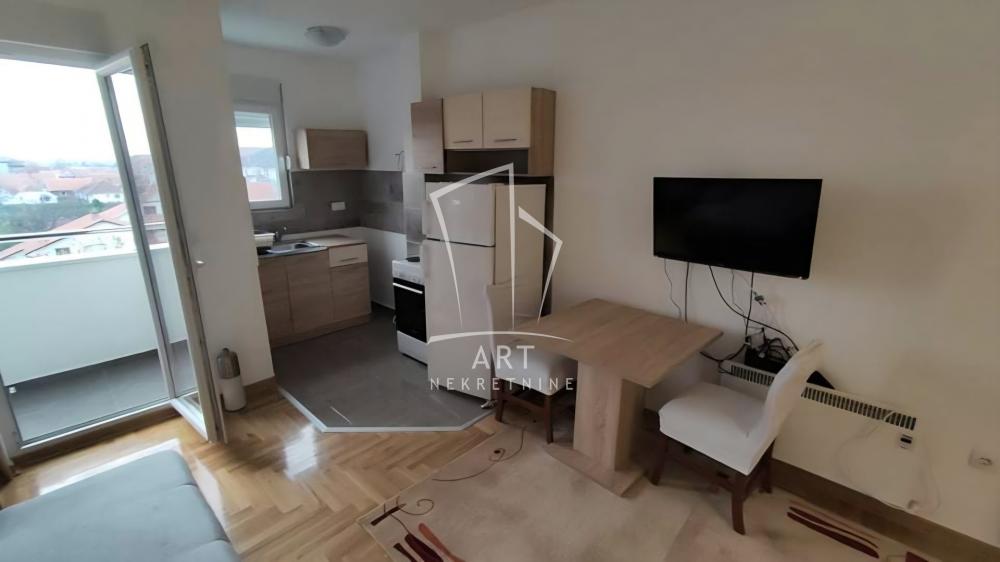 Stan na prodaju u Beogradu, Novi Beograd, jednosoban, 30m2, cena 112000 evra