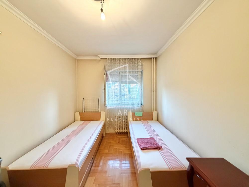 Stan na prodaju u Beogradu, Konjarnik, trosoban, 69m2, cena 235000 evra