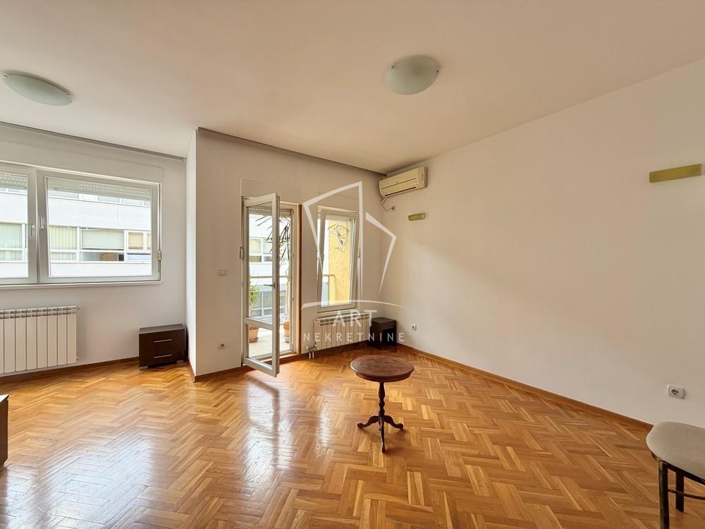 Stan na prodaju u Beogradu, Novi Beograd blok 63, jednosoban, 37m2, cena 173000 evra