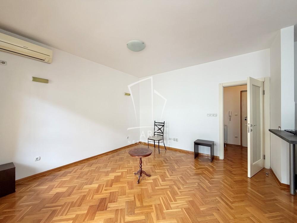 Stan na prodaju u Beogradu, Novi Beograd blok 63, jednosoban, 37m2, cena 173000 evra