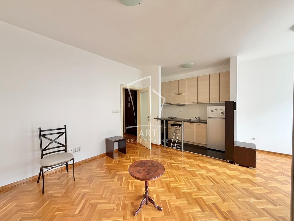 Stan na prodaju u Beogradu, Novi Beograd blok 63, jednosoban, 37m2, cena 173000 evra
