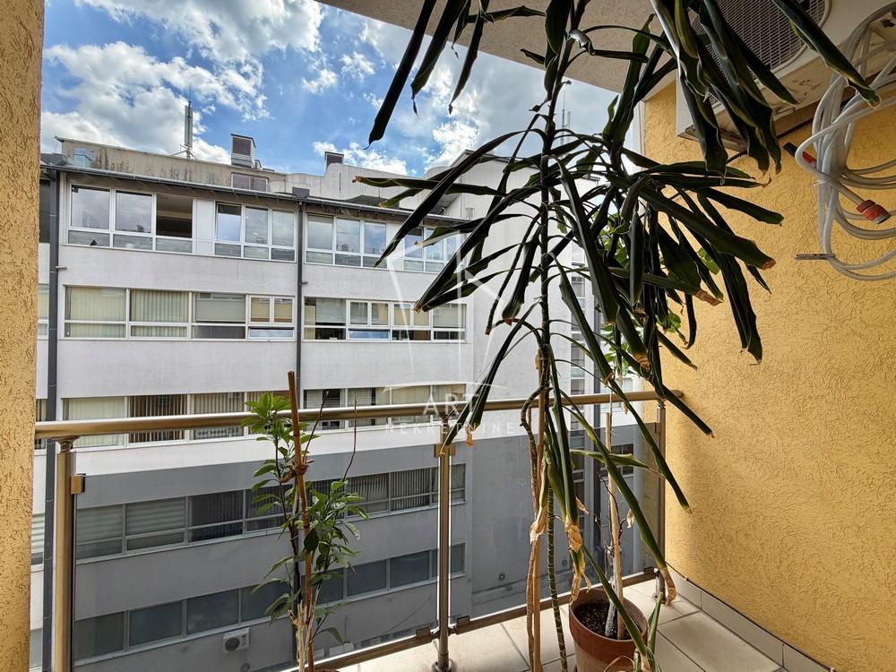 Stan na prodaju u Beogradu, Novi Beograd blok 63, jednosoban, 37m2, cena 173000 evra
