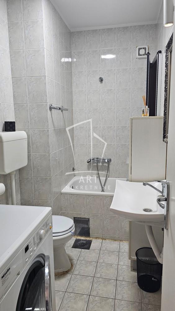 Stan na prodaju u Beogradu, Braće Jerković, dvosoban, 34m2, cena 139000 evra
