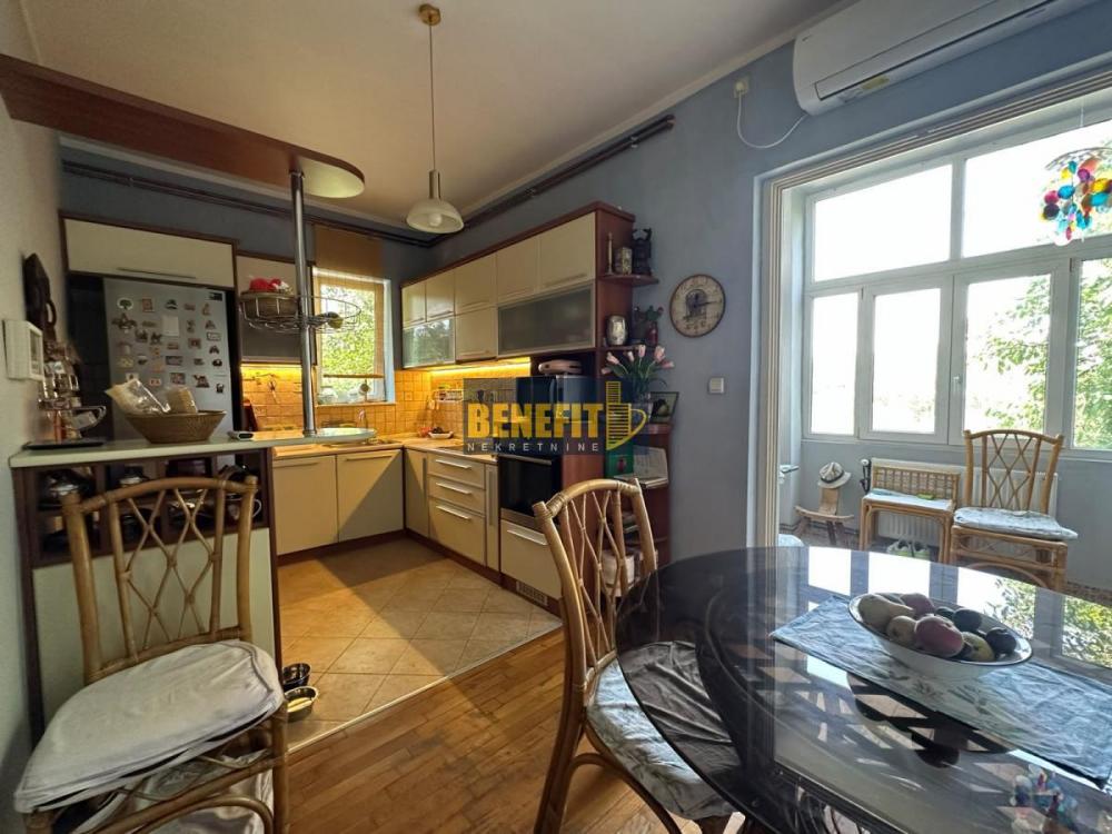 Stan na prodaju u Beogradu, Senjak, trosoban, 101m2, cena 490000 evra