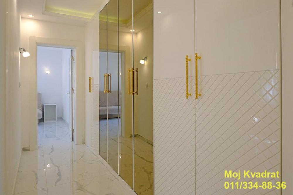 Stan na prodaju u Beogradu, Dedinje, trosoban, 80m2, cena 210000 evra