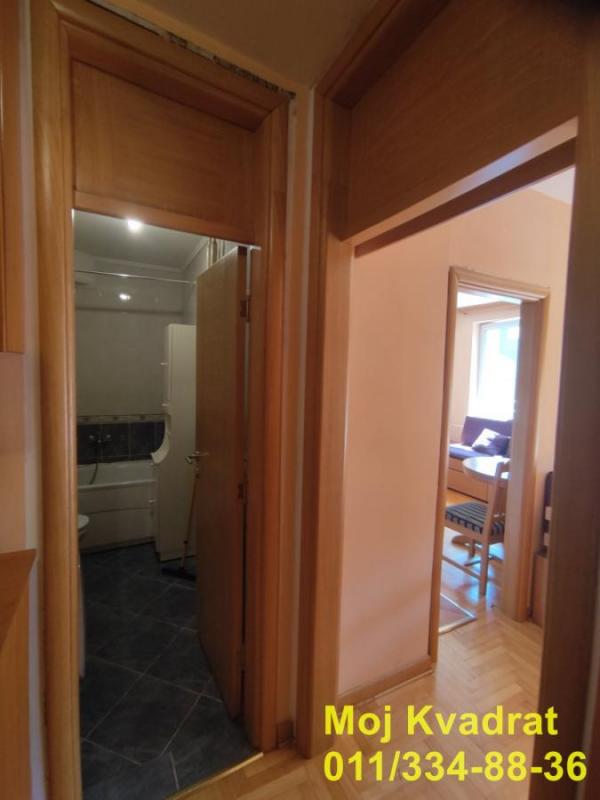 Stan na prodaju u Beogradu, Beograd (centar), jednoiposoban, 33m2, cena 175000 evra
