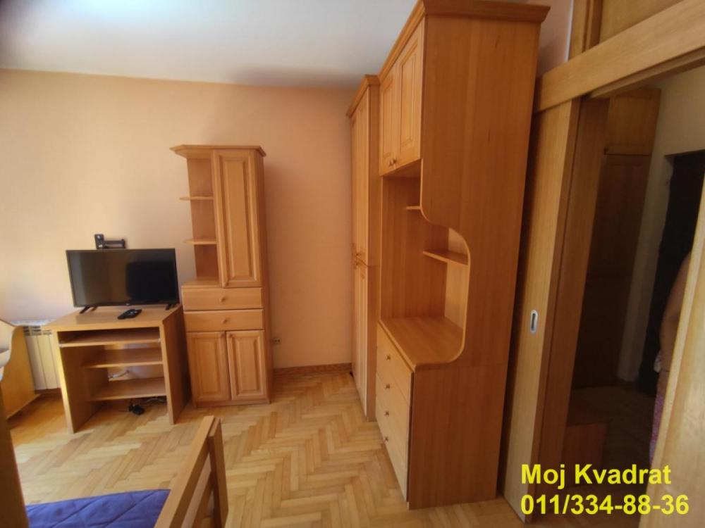 Stan na prodaju u Beogradu, Beograd (centar), jednoiposoban, 33m2, cena 175000 evra
