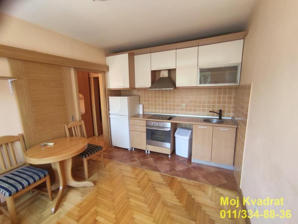Stan na prodaju u Beogradu, Beograd (centar), jednoiposoban, 33m2, cena 175000 evra
