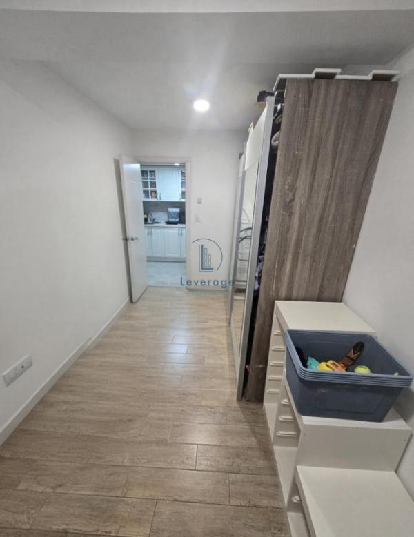Stan na prodaju u Beogradu, Novi Beograd blok 61, trosoban, 55m2, cena 176000 evra