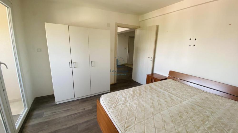 Stan na prodaju u Beogradu, Borča, dvoiposoban, 59m2, cena 145000 evra