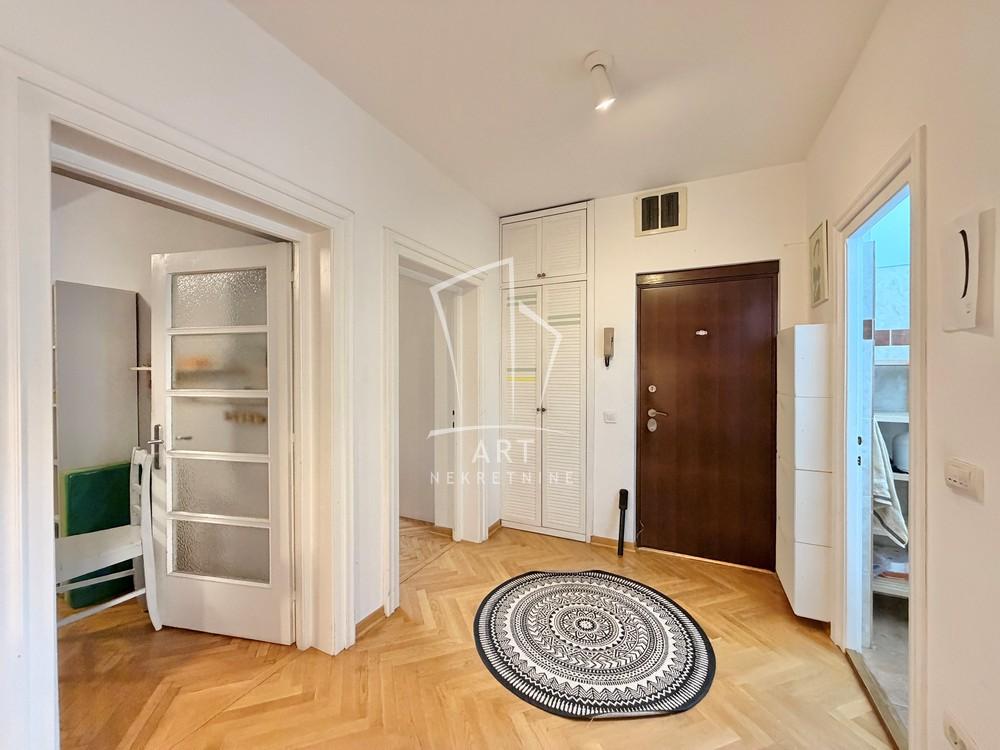 Stan na prodaju u Beogradu, Stari grad, trosoban, 61m2, cena 290000 evra