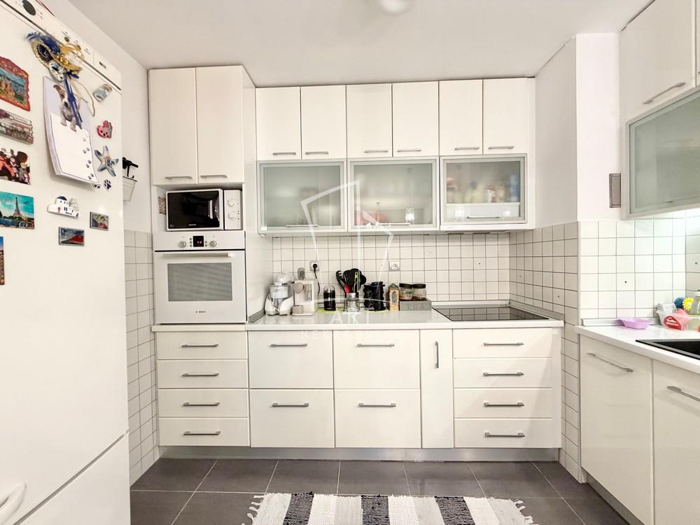 Stan na prodaju u Beogradu, Zvezdara, dvoiposoban, 70m2, cena 213000 evra