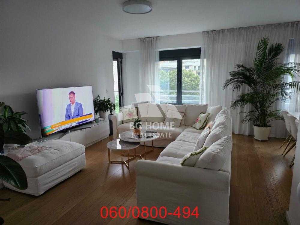 Stan na prodaju u Beogradu, Vračar, cetvorosoban, 106m2, cena 450000 evra