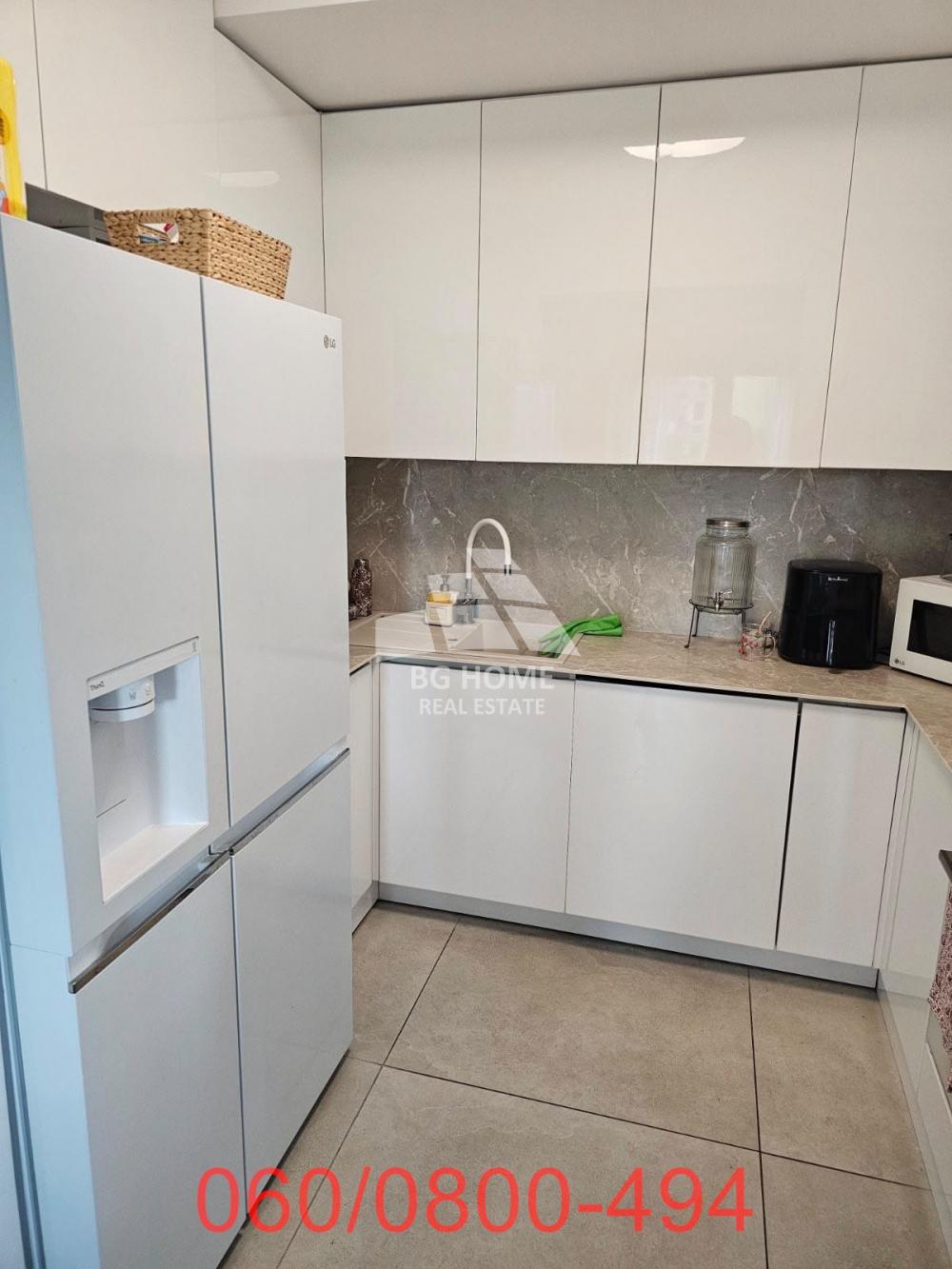 Stan na prodaju u Beogradu, Vračar, cetvorosoban, 106m2, cena 450000 evra