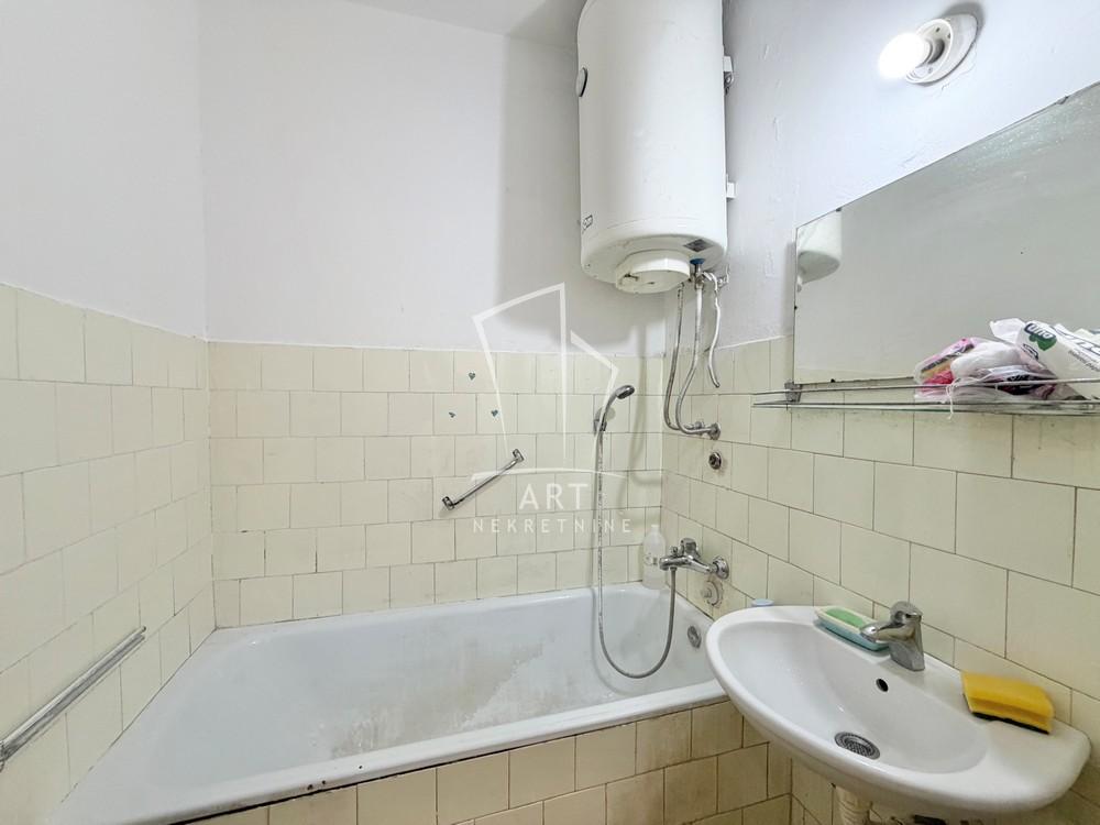 Stan na prodaju u Beogradu, Novi Beograd blok 45 (TC Enjub), dvosoban, 67m2, cena 269000 evra
