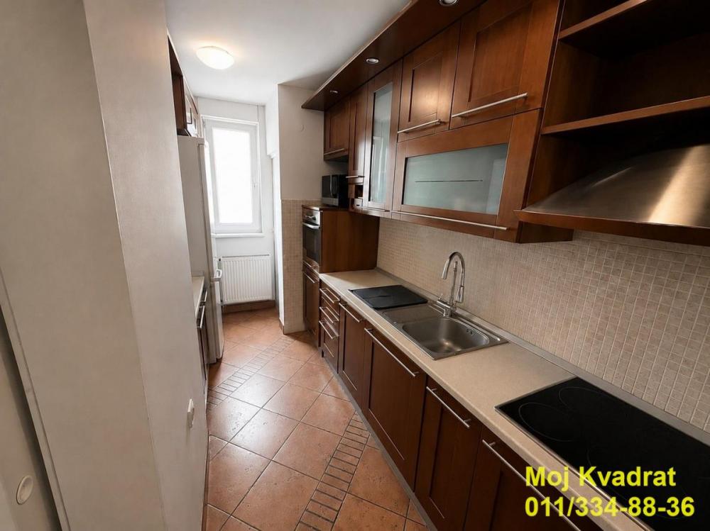 Stan na prodaju u Beogradu, Autokomanda, trosoban, 93m2, cena 338000 evra