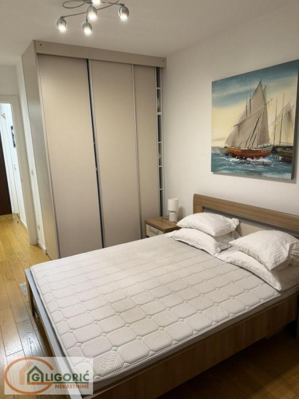 Stan na prodaju u Beogradu, Novi Beograd blok 67A (Belvile), dvosoban, 53m2, cena 339000 evra