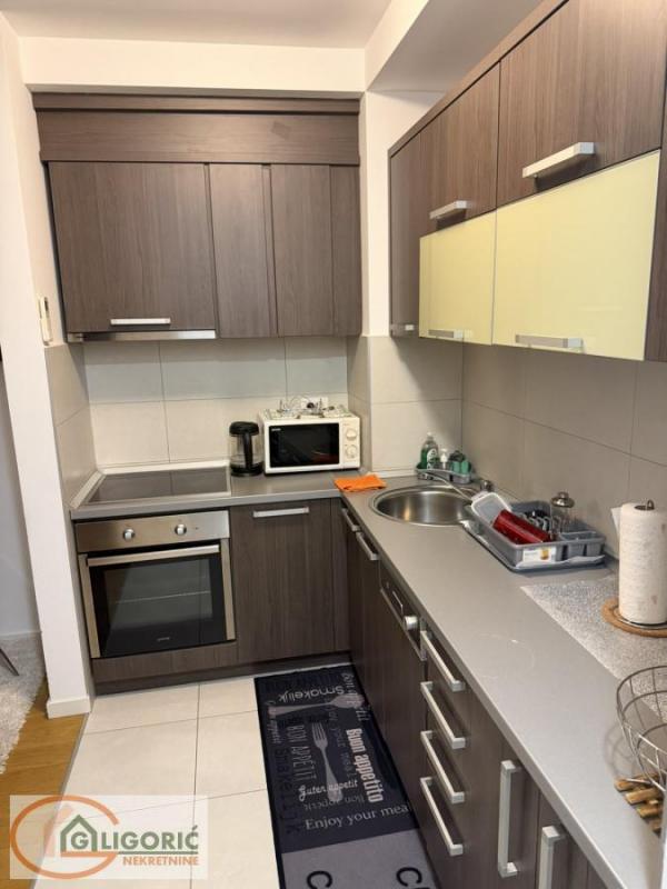 Stan na prodaju u Beogradu, Novi Beograd blok 67A (Belvile), dvosoban, 53m2, cena 339000 evra